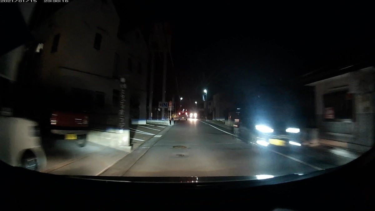 ２台目と３台目の赤系塗色２連続や、６台目、７台目、９台目の「・・」始まりナンバー飛び石３連続など、毎日続いていることを考えれば、訝しめてしまう状況が見られた。