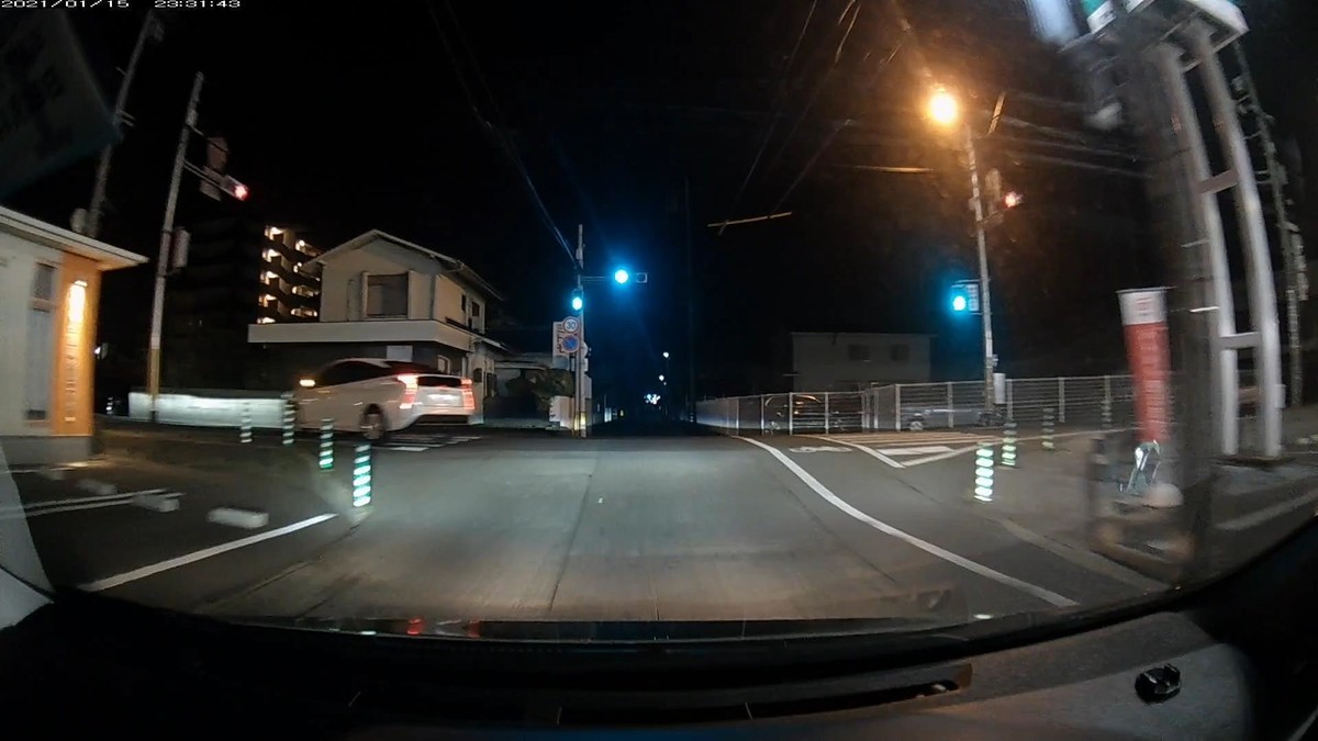 ２台目と３台目の赤系塗色２連続や、６台目、７台目、９台目の「・・」始まりナンバー飛び石３連続など、毎日続いていることを考えれば、訝しめてしまう状況が見られた。