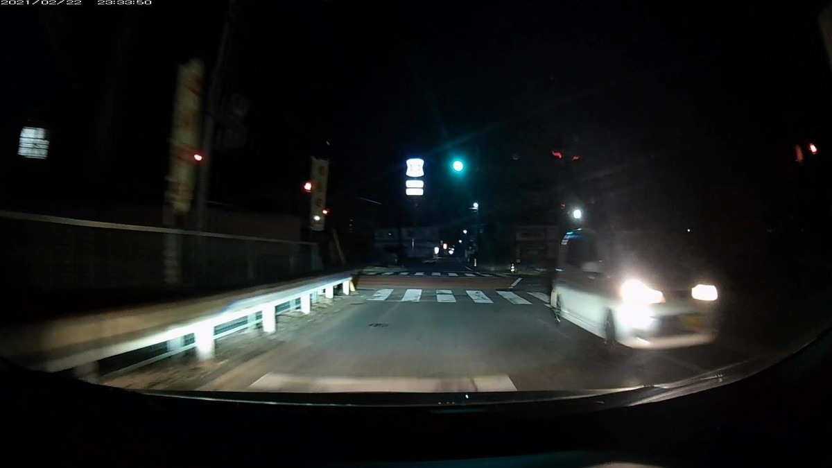 ①プリウス　　　白　〇〇〇〇〇　〇　〇〇〇〇　　　３０ｍ（強制尾行張り込み）  ②軽自動車　　　白　鳥取５８０　〇　３５４６　　５００ｍ  ③ヴェラール　　白　岡山３０Ｋ　や　・・・１　１６００ｍ（１桁ナンバー）  ④フォレスター　白　岡山３６１　り　・・１５　１８００ｍ（２桁）  ⑤軽自動車　　　白　岡山５８１　か　２１２２　２１００ｍ’（４桁中３桁同字）  ⑥アクア　　　　黒　〇〇〇〇〇　〇　〇〇〇〇　２９５０ｍ（強制尾行張り込み）