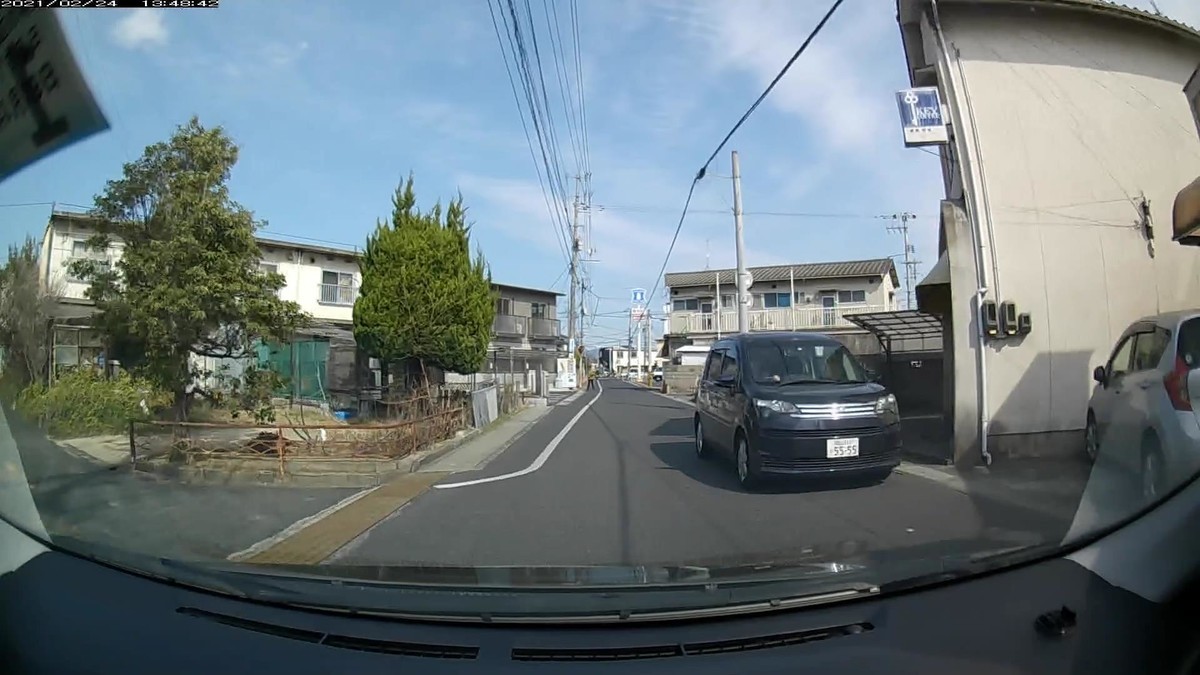 ⑤セレナ 黒 岡山334 に 7777【 220m】全4桁同字ナンバーカス ⑥ヴォクシー 黒 岡山330 そ ・777【 300m】3桁同字ナンバーカス ⑦エブリイ 銀 岡山581 う ・994【 380m】2連続3桁ナンバー ⑧ワゴンR 青 岡山581 に 5716【 400m】青塗色 ❷スペイド 黒 岡山512 た 5555【2200m】全桁同字ナンバーカス