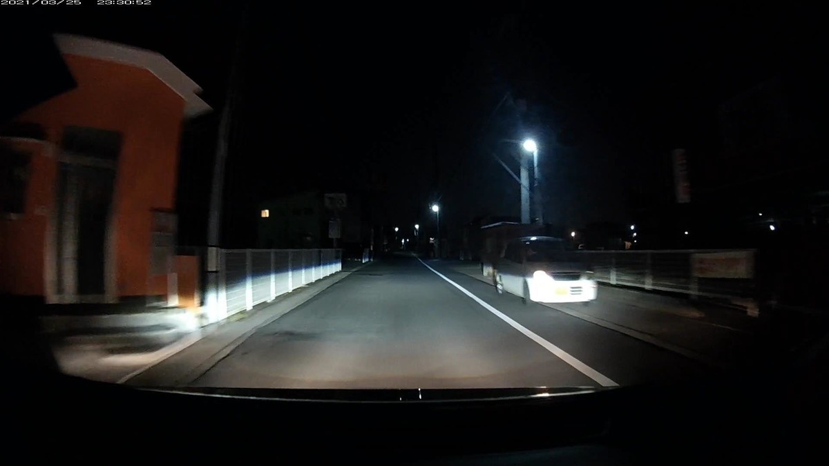  ー遭遇車リストー（前夜と不自然に一致する５台と遭遇。３台目と４台目が嫌がらせ容疑要件満足）　  〇遭遇順　車種　塗色　ナンバー　遭遇地点　（容疑）     ①プリウス　　黒　〇〇〇〇〇　〇　４７９０　　　２０ｍ  ②クラウン？　白　岡山３６６　ゆ　１０１７　　　８０ｍ  ③軽自動車　　白　岡山５１　　う　８８４７　１２００ｍ(片目ライト＆スマホ)  ④Ｎ－ＢＯＸ　黒　岡山５９２　こ　・１００　２０００ｍ（３桁＆待ち伏せた登場）  ⑤車種不明　　灰　岡山３３１　〇　７０５４　２９４０ｍ