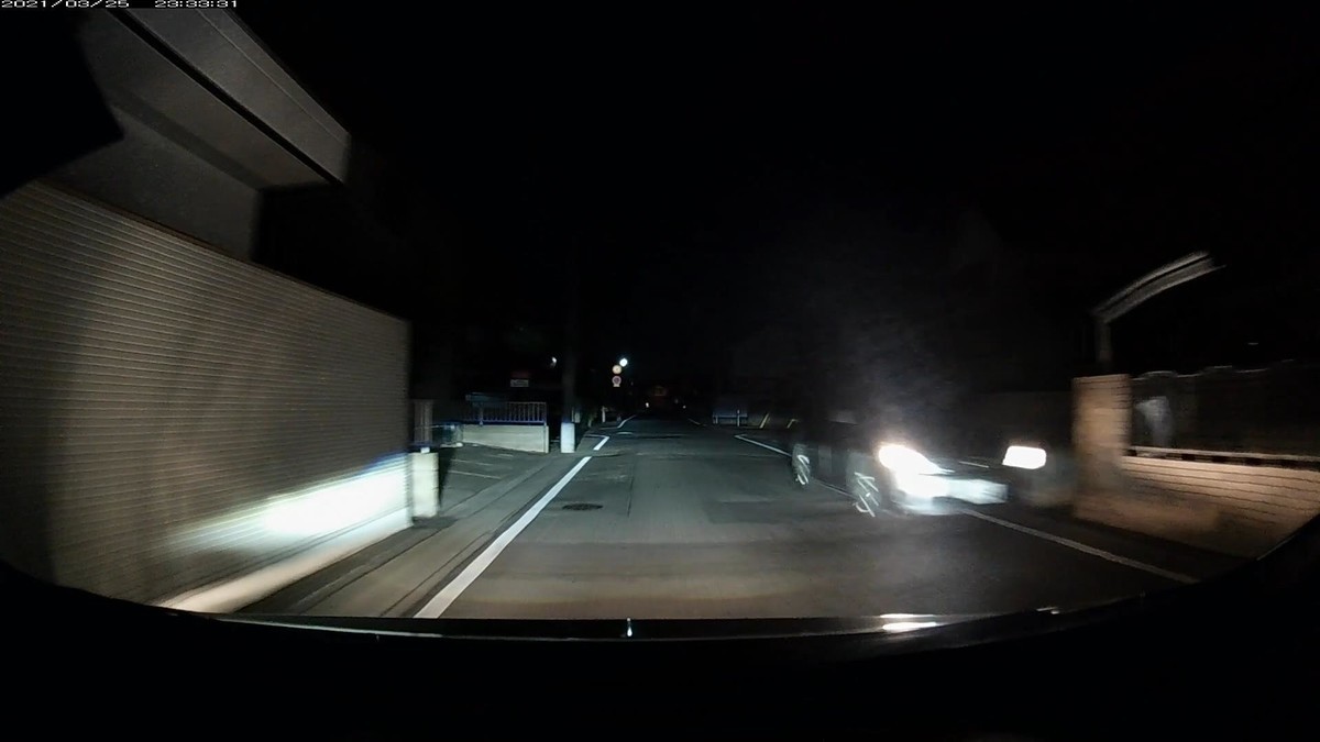  ー遭遇車リストー（前夜と不自然に一致する５台と遭遇。３台目と４台目が嫌がらせ容疑要件満足）　  〇遭遇順　車種　塗色　ナンバー　遭遇地点　（容疑）     ①プリウス　　黒　〇〇〇〇〇　〇　４７９０　　　２０ｍ  ②クラウン？　白　岡山３６６　ゆ　１０１７　　　８０ｍ  ③軽自動車　　白　岡山５１　　う　８８４７　１２００ｍ(片目ライト＆スマホ)  ④Ｎ－ＢＯＸ　黒　岡山５９２　こ　・１００　２０００ｍ（３桁＆待ち伏せた登場）  ⑤車種不明　　灰　岡山３３１　〇　７０５４　２９４０ｍ