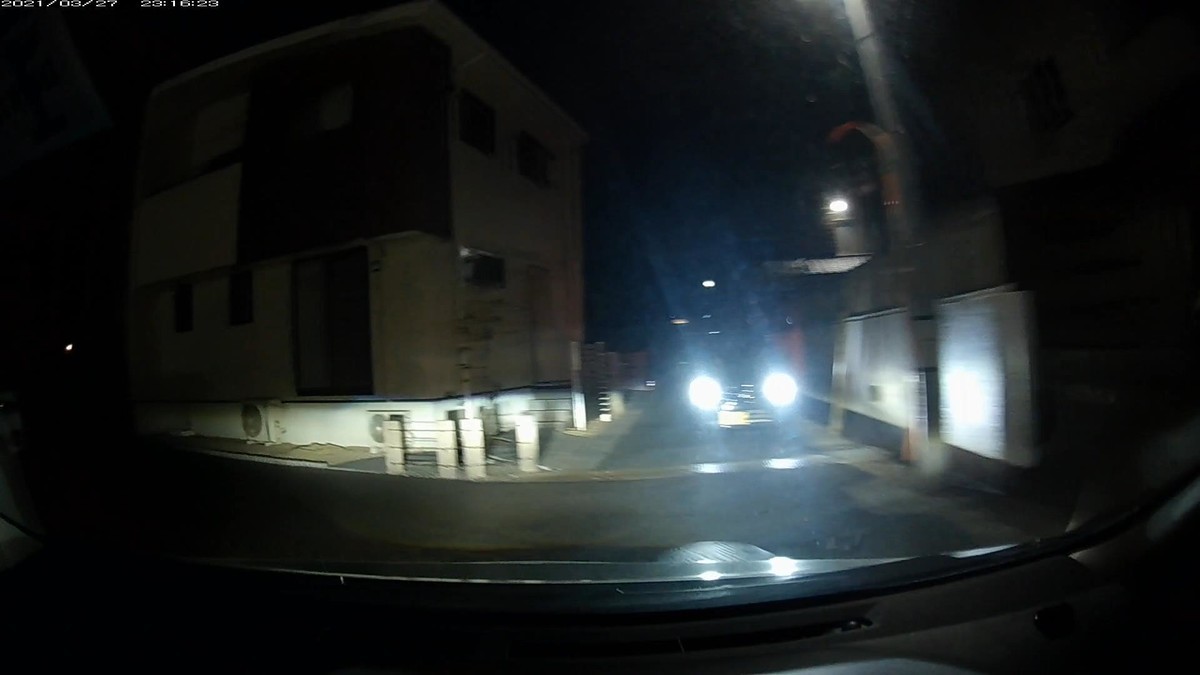  ー遭遇車リストー（６台と遭遇。１台目と最後２台がしっかり嫌がらせ容疑要件満足）　  〇遭遇順　車種　塗色　ナンバー　遭遇地点　（容疑）  ①軽自動車　白　〇〇〇〇〇　〇　・・１８　　　２０ｍ（いきなり２桁）  ⑤軽自動車　黒　岡山５８５　た　１１１９　２４００ｍ（４桁中３桁同字）  ⑥ノア？　　黒　岡山５〇〇　ぬ　・７０６　２６００ｍ（３桁ナンバー）