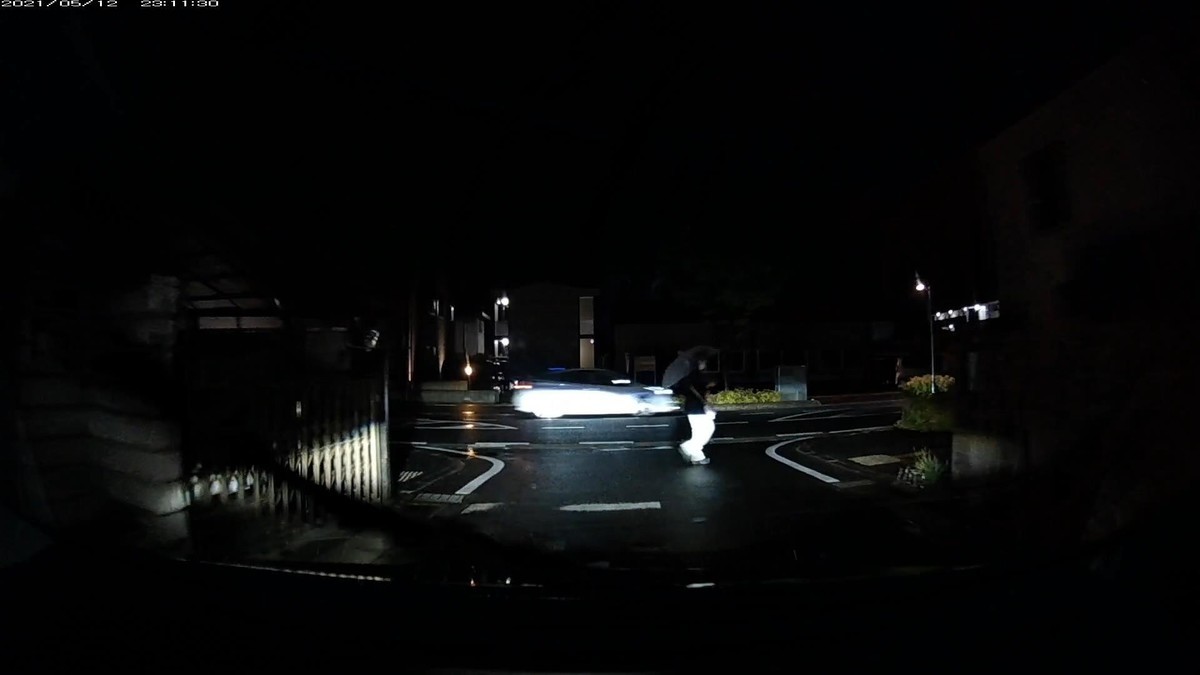 〇遭遇順 車種 塗色 ナンバー 仕事場からの距離 (容疑・特徴) 令和3年5月12日㈬ 遭遇車総数NA台。 ①プリウス 白 岡山347 ふ ・・51 20m(2桁ナンバー)