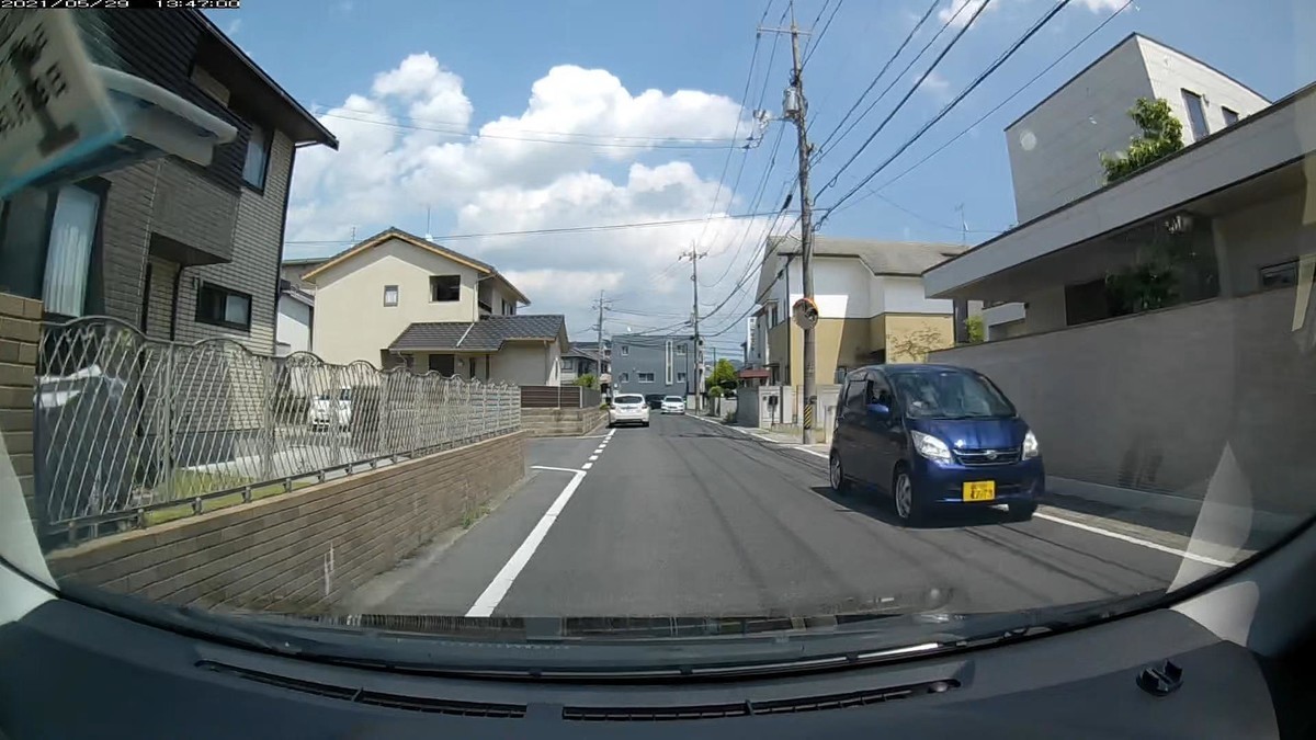 〇遭遇順 車種 塗色 ナンバー 遭遇地点までの走行距離 (容疑) ①エブリイ 銀 岡山480 れ ・784 0m(3桁。赤車両画像検索可能№。) ②スバル 白 岡山301 つ 8834 50m(赤車両画像検索可能№。) ③ムーヴ 青 北九州581 さ 4279 60m(青。死に泣く№) ⑤ハリアー 白 岡山330 つ 2229 120m(4桁中3桁同字№) ⑦パレット 白 岡山590 を ・・70 240m(2桁№)
