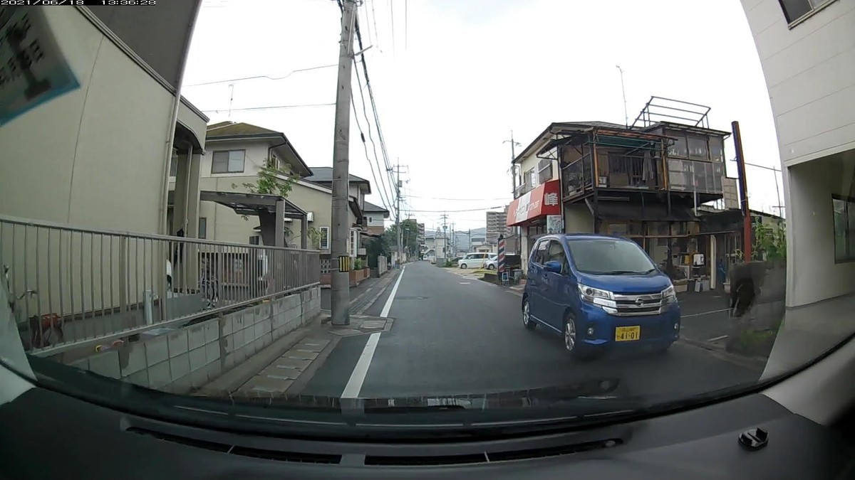 【遭遇車リスト】  〇遭遇順　車種　塗色　ナンバー　遭遇地点までの走行距離（容疑）   ①スペーシア　黄橙　岡山５８０　や　・１１７　　５０ｍ（３桁かつ三原色塗色）  ②ウイッシュ　銀　　岡山５３０　も　・４２６　　５０ｍ（３桁かつ「死に」№）  ③ハイゼット　赤黄　倉敷４８０　う　４１２８　２００ｍ（三原色ツートン）  ④タント　　　黄　　岡山５８１　て　５６０７　２００ｍ（三原色塗色）  ⑥オーリス　　黒　　岡山３３０　て　７７８７　２５０ｍ（４桁中３桁同字№）  ⑦マツダ　　　赤　　岡山３３２　や　・５５７　３００ｍ（３桁かつ三原色塗色）  ⑧デイズ　　　青　　岡山５８０　わ　４１０４　３８０ｍ（三原色塗色）