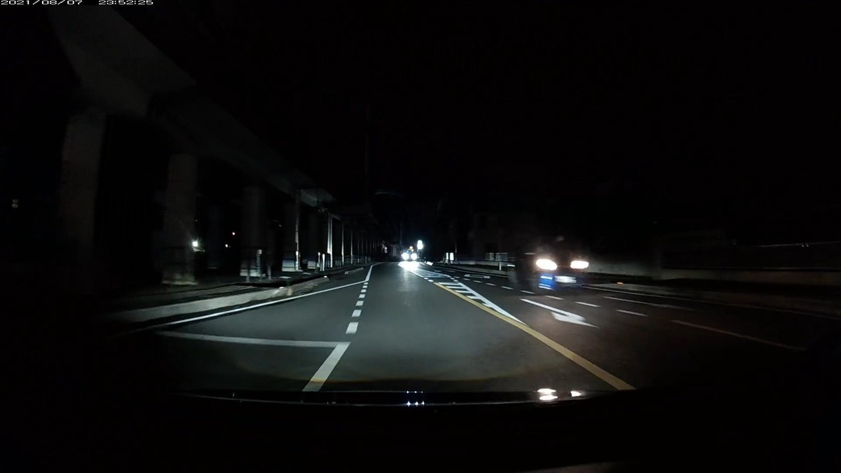 ー令和3年8月7日㈯23時台遭遇車リストー 〇遭遇順 車種 塗色 ナンバー 仕事場からの距離 (容疑・特徴) 新幹線側道経由迷走ルート。走行4600m。遭遇9台。 ③車種不明 青 〇〇〇〇〇 〇 ・824 500m(3台以内の青3桁) ⑤車種不明 赤 〇〇〇〇〇 〇 ・・11 2000m(5台以内の赤2桁) ※待ち伏せのしやすい新幹線側道に2台の3原色塗色車 ※ともに3桁以下ナンバー ※嫌がらせ容疑要件合致車の意図的手配が訝しめる