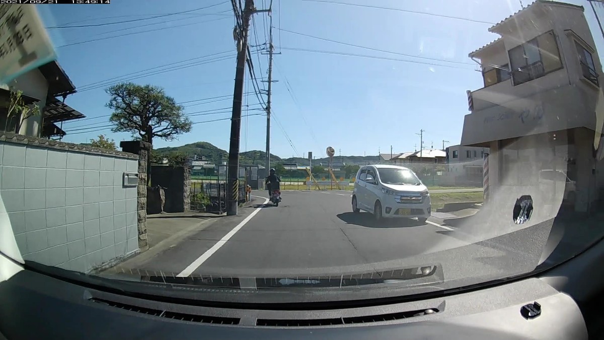 ☆★☆【令和3年9月21日㈫遭遇車リスト】 走行距離3600m 〇遭遇順 車種 塗色 ナンバー 遭遇地点までの走行距離(特徴&容疑) ⑥デイズ 白 岡山581 か 5559 180m(6台目が4桁中3桁同字) ➊ライフ 白 岡山581 ね 9929 3500m(最後が4桁中3桁同字)
