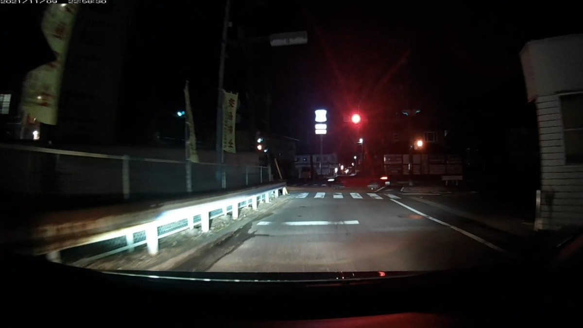 【遭遇車両リスト】 令和3年11月9日㈫遭遇NA台。旧道経由ルート。遭遇7第。 遭遇順 塗色 車種 ナンバー 遭遇時の走行距離(特徴・容疑) ③黄色 軽自動車 岡山583 せ 9990 400m(黄・4桁中3桁同字・片目停止灯) ④赤 小型2ドア 〇〇〇〇〇 〇 〇〇〇〇 500m(赤・2連続容疑車)