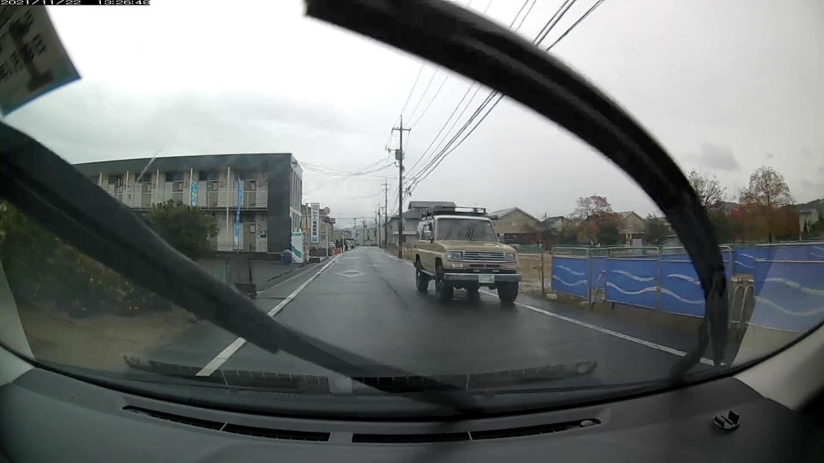 ☆★☆【令和3年11月22日㈪遭遇車リスト】 国道経由ルート、走行距離3500m 自宅 400m圏内(毎日必ず嫌がらせ容疑車が現れる圏内 )の遭遇車総数8台。 仕事場300m圏内(上記圏内に次いで嫌がらせの多い地点 )の遭遇車総数7台。 〇塗色 遭遇順 車種 ナンバー 遭遇地点までの走行距離(特徴&容疑) ①黄 コンフォート 岡山500 あ 4793 60m(黄色塗色) ②黒 アクア 岡山 3228 100m(赤枠回送ナンバー) ④黒 ノート 岡山502 さ 3933 150m(4桁中3桁同字ナンバー) ⑧黄 ランクル 岡山430 ひ ・・40 250m(黄色塗色&2桁)