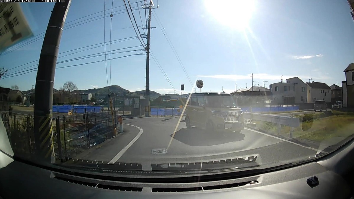 ☆★☆【令和３年１１月２９日㈪遭遇車リスト】  新幹線側道経由ルート、走行距離３５００ｍ（➊は、「最後の１台」の意。）  　自宅　３００ｍ圏内（毎日必ず嫌がらせ容疑車が現れる圏内　）の遭遇車総数６台。  　仕事場３００ｍ圏内（上記圏内に次いで嫌がらせの多い地点　）の遭遇車総数５台。     〇塗色　遭遇順　車種　ナンバー　遭遇地点までの走行距離（特徴＆容疑）  ②黄色　コンフォート　　岡山５００　あ　４７４３　１２０ｍ（３台目以内の黄塗色）  ⑤黄色　スペーシアカス　姫路５８３　く　３３７５　１９０ｍ（黄塗色）  ⑥濃緑　タフト　　　　　岡山５８１　の　・７７１　２２０ｍ（３桁＆２００ｍ後方２連続赤）  ⑦赤塗色　軽自動車  ⑧赤塗色　トラック  ➊黒灰　シルフィ　　　　岡山３０１　せ　８８９７  ８８９７ - Google 検索　８８９７はお約束のレッドウィングブーツ品番