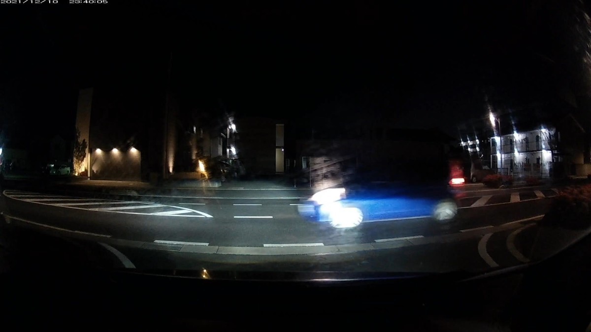【遭遇車両リスト】①は「最初の1台」、➊は「最後の1台」の意。 令和3年12月10日㈮遭遇NA台。国道経由ルート。3500m。 遭遇順 塗色 車種 ナンバー 遭遇時の走行距離(特徴・容疑) ①青 フィット 〇〇〇〇〇 〇 ・496 20m(青塗色&3桁ナンバー)