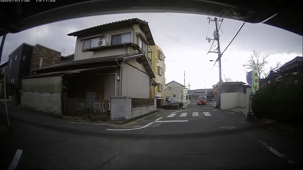 ☆★☆【令和４年１月２６日㈬遭遇車リスト】  新幹線側道経由ルート、走行距離３５００ｍ  　自宅　３００ｍ圏内（毎日必ず嫌がらせ容疑車が現れる圏内）の遭遇車総数２台。  　仕事場３００ｍ圏内（上記圏内に次いで嫌がらせ容疑車多発）の遭遇車総数４台。     〇塗色　遭遇順　車種　ナンバー　遭遇地点までの走行距離（特徴＆容疑）  ①灰銀　ヴィッツ　　　　岡山５３４　ね　・８２３　　２５０ｍ（最初が３桁）  ②白　　クロスビー　　　岡山７８６　を　・・・５　　２９０ｍ（続いて１桁）  ➊赤　　アルトワークス　〇〇５８〇　〇　・１２１　３３００ｍ（赤３桁）     　※国道ルート。相変わらず、最初最後３台以内の遭遇車の内の半数が、毎日の嫌がらせ容疑要件を満足する状況。