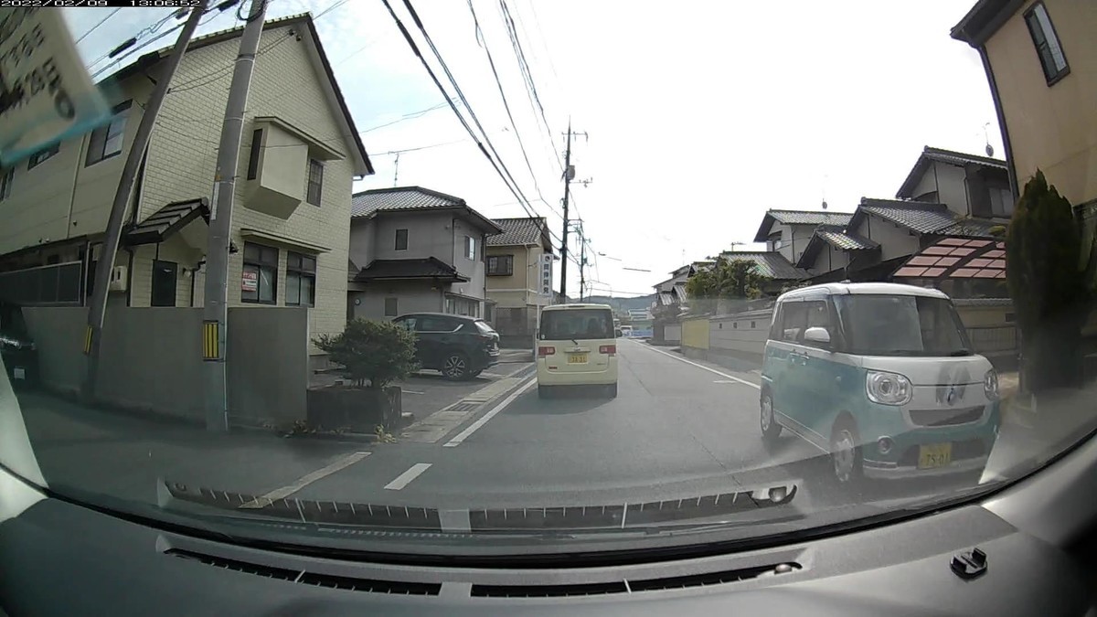〇塗色　遭遇順　車種　ナンバー　遭遇地点までの走行距離（特徴＆容疑）  ①黄　　タント　　　岡山５８０　ち　３８３１　　　５０ｍ（いきなり黄色）  ②赤白　エルフ　　　岡山１３０　い　３９０５　　　５０ｍ（赤＆２連続三原色塗色）  ④青　　キャンバス　岡山５８３　か　７５０１　　１１０ｍ（青＆２連続三原色塗色）  ⑤赤白　レンジャー　岡山１３０　よ　５４１０　　１５０ｍ（赤＆２連続三原色塗色）  ➋黒　　ヴォクシー　岡山３６１　か　８８８８　３２００ｍ（４桁全同字ナンバー）