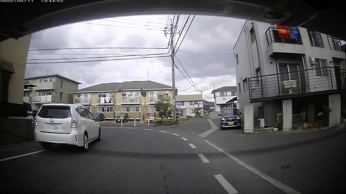 ☆★☆【令和４年２月１１日㈮遭遇車リスト】  新幹線側道経由ルート、走行距離３５００ｍ  　自宅　３００ｍ圏内（毎日必ず嫌がらせ容疑車が現れる圏内）の遭遇車総数４台。  　仕事場３００ｍ圏内（上記圏内に次いで嫌がらせ容疑車多発）の遭遇車総数１台。  〇塗色　遭遇順　車種　ナンバー　遭遇地点までの走行距離（特徴＆容疑）  ①黒　プリウス　　広島３７８　め　・・２４　　４０ｍ（東進。２連続・・２４の１）  ②白　プリウス㌁　岡山３６８　り　・・２４　１１０ｍ（西進。２連続・・２４の２）　  ③白　セレナ　　　岡山３４０　ち　１１１７　１５０ｍ（４桁中３桁同字ナンバー）