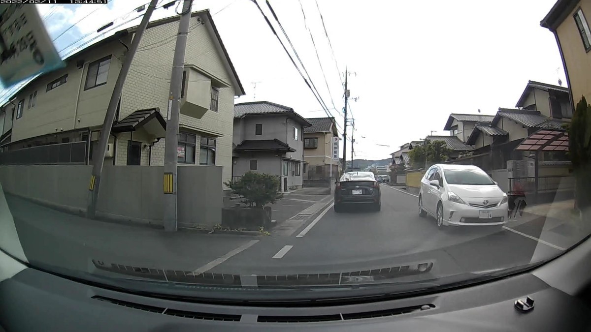 ☆★☆【令和４年２月１１日㈮遭遇車リスト】  新幹線側道経由ルート、走行距離３５００ｍ  　自宅　３００ｍ圏内（毎日必ず嫌がらせ容疑車が現れる圏内）の遭遇車総数４台。  　仕事場３００ｍ圏内（上記圏内に次いで嫌がらせ容疑車多発）の遭遇車総数１台。  〇塗色　遭遇順　車種　ナンバー　遭遇地点までの走行距離（特徴＆容疑）  ①黒　プリウス　　広島３７８　め　・・２４　　４０ｍ（東進。２連続・・２４の１）  ②白　プリウス㌁　岡山３６８　り　・・２４　１１０ｍ（西進。２連続・・２４の２）　  ③白　セレナ　　　岡山３４０　ち　１１１７　１５０ｍ（４桁中３桁同字ナンバー）