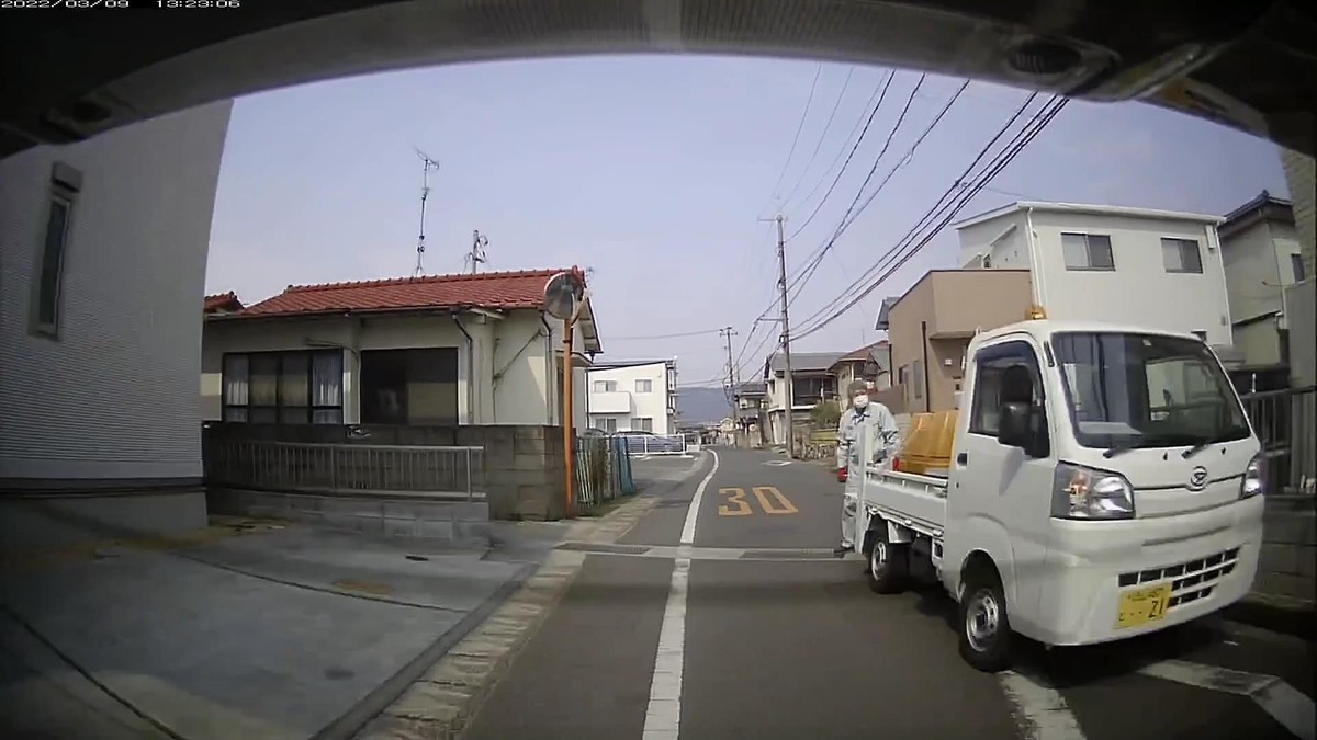 ☆★☆【令和４年３月９日㈬遭遇車リスト】  国道経由ルート、走行距離３５００ｍ  　自宅　８００ｍ圏内（毎日必ず嫌がらせ容疑車が現れる圏内）の登場車総数４台。  　仕事場３００ｍ圏内（上記圏内に次いで嫌がらせ容疑車多発）の登場車総数ＮＡ台。  〇塗色　遭遇順　車種　ナンバー　遭遇地点までの走行距離（特徴＆容疑）  ②黒　キャスト　　岡山７９８　ゆ　・・７７　　１３０ｍ（２桁ナンバー）  ③黒　軽トラ　　　岡山４８４　け　・・１５　　２５０ｍ（２連続２桁ナンバー）  ④白　ハイゼット　岡山４８０　と　・・２１　　５５０ｍ（３連続２桁ナンバー）