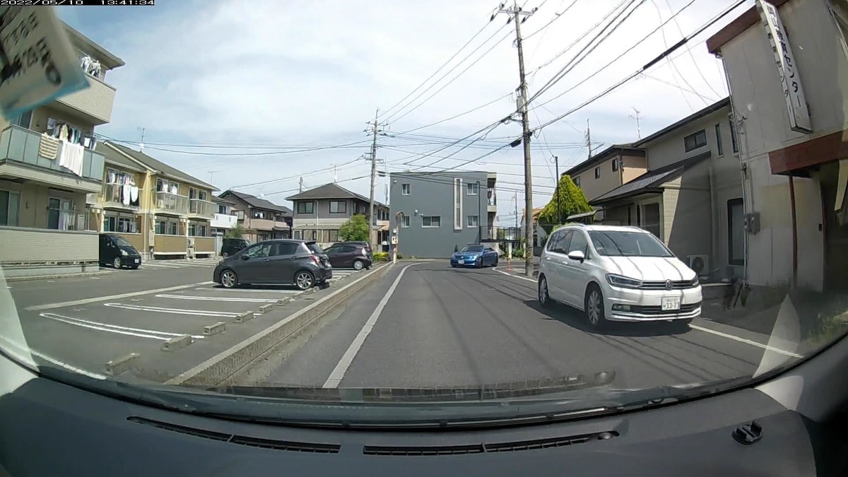 ☆★☆【令和4年5月10日㈫遭遇車リスト】 国道経由ルート、走行距離3500m 自宅 900m圏内(毎日必ず嫌がらせ容疑車が現れる圏内)の登場車総数6台。 目的地300m圏内(上記圏内に次いで嫌がらせ容疑車多発)の登場車総数NA台。 〇塗色 遭遇順 車種 ナンバー 自宅からの距離(特徴&容疑) ①白 シャラン 岡山332 ぬ 3373 70m(4桁中3桁同字ナンバー) ②青 スカイライン 岡山331 ろ ・789 80m(青塗色3桁) ④茶 ラパン 岡山581 に ・857 180m(3桁ナンバー)