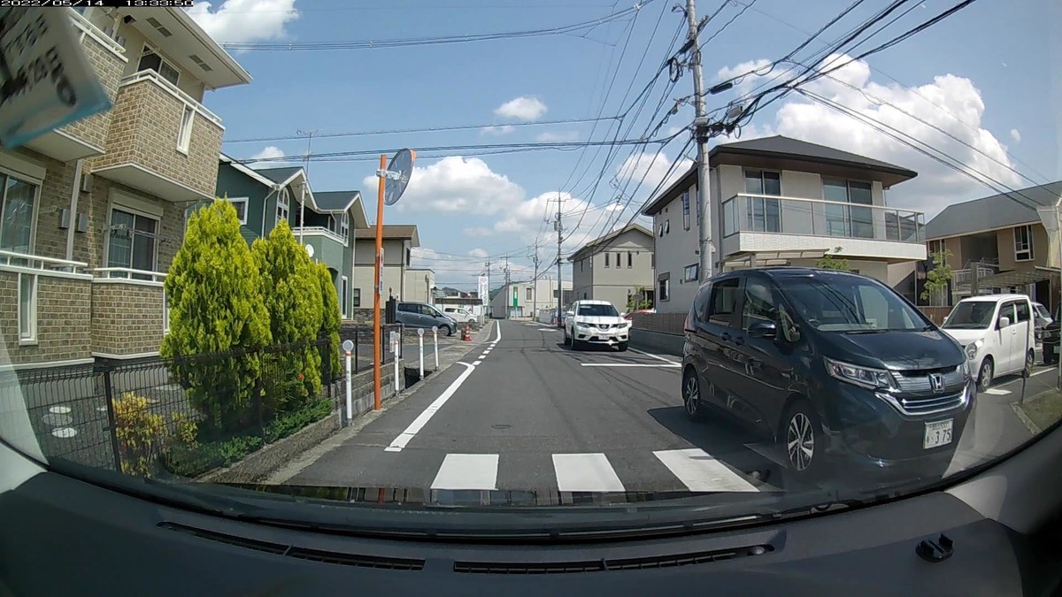 ☆★☆【令和４年５月１４日㈯遭遇車リスト】  国道経由ルート、走行距離３５００ｍ  　自宅　９００ｍ圏内（毎日必ず嫌がらせ容疑車が現れる圏内）の登場車総数６台。  　目的地３００ｍ圏内（上記圏内に次いで嫌がらせ容疑車多発）の登場車総数ＮＡ台。  〇塗色　遭遇順　車種　ナンバー　自宅からの距離（特徴＆容疑）  ②白　ワゴンＲ　　　　岡山５８０　ひ　９３３３　　２９０ｍ（４桁中３桁同字ナンバー）  ⑤黒　フリード　　　　岡山５３３　る　・３７５　　２９０ｍ（３桁ナンバー）  ⑥白　エクストレイル　岡山３３２　つ　・７７０　　２９０ｍ（３桁２連続）  ➊白　ノア　　　　　　岡山５４４　に　・３１０　３４３０ｍ（３桁ナンバー）