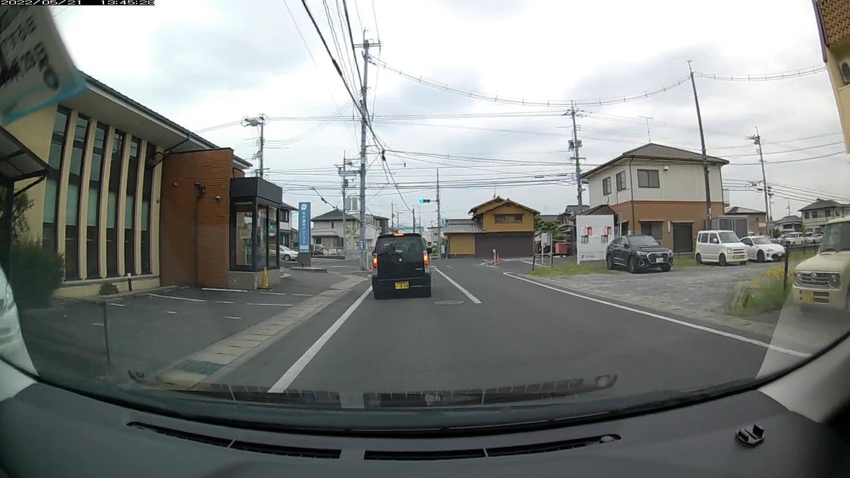 ☆★☆【令和4年5月21日㈯遭遇車リスト】 国道経由ルート、走行距離3500m 自宅 1300m圏内(毎日必ず嫌がらせ容疑車が現れる圏内)の登場車総数6台。 目的地1500m圏内(上記圏内に次いで嫌がらせ容疑車多発)の登場車総数6台。 〇塗色 遭遇順 車種 ナンバー 自宅からの距離(特徴&容疑) ①黒 ワゴンR 岡山581 の ・424 30~250m(3桁死ねよナンバー) ②白 NーWGN 岡山583 つ 2386 250m (②と⑤が同一ナンバー) ③白 カムリ 江東310 つ 5000 250m (4桁中3桁同字ナンバー) ⑤白 Z4 岡山330 ね 2386 1300m (②と⑤が同一ナンバー) ⑥青 XV 岡山350 ぬ 8080 1300m (青系塗色) ➏黒 A3 岡山331 や 3333 2800m (4桁全同字ナンバー)