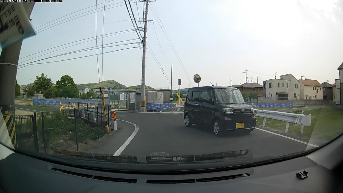 ☆★☆【令和４年６月２日㈭遭遇車リスト】  国道経由ルート、走行距離３８００ｍ  　自宅　３００ｍ圏内（毎日必ず嫌がらせ容疑車が現れる圏内）の登場車総数２台。  　目的地９００ｍ圏内（上記圏内に次いで嫌がらせ容疑車多発）の登場車総数１台。  〇塗色　遭遇順　車種　ナンバー　　　　　　　　自宅からの距離（特徴＆容疑）  ①黄系　アルト　岡山５８０　ひ　３０４８　　１９０ｍ（黄塗色）  ②黒　　タント　岡山７８６　ま　・・３３　　２００ｍ（２桁ナンバー）