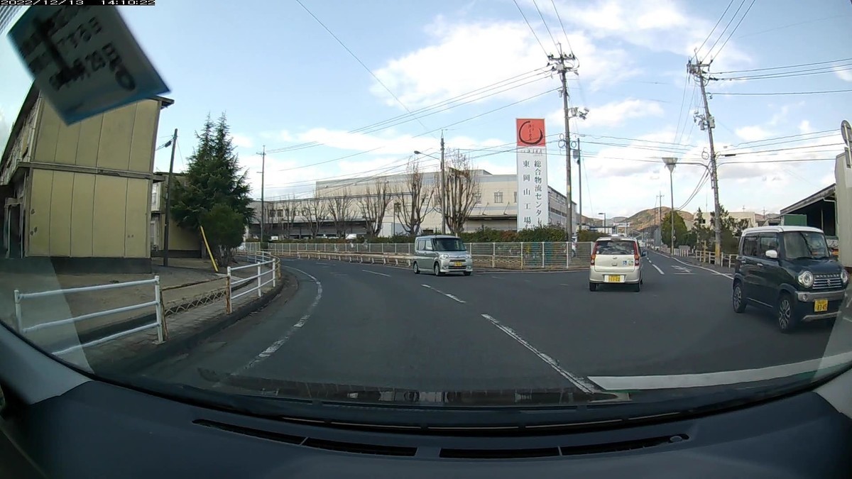 13日㈫ ②黄、➓1777(教習車)、➑青・592、➏3033、➌青。 ※教習車列が、他車とタイミングを合わせて遭遇するのは無理筋と思われるので、青塗色が多少多すぎるが、とりあえず同日も下火の日。