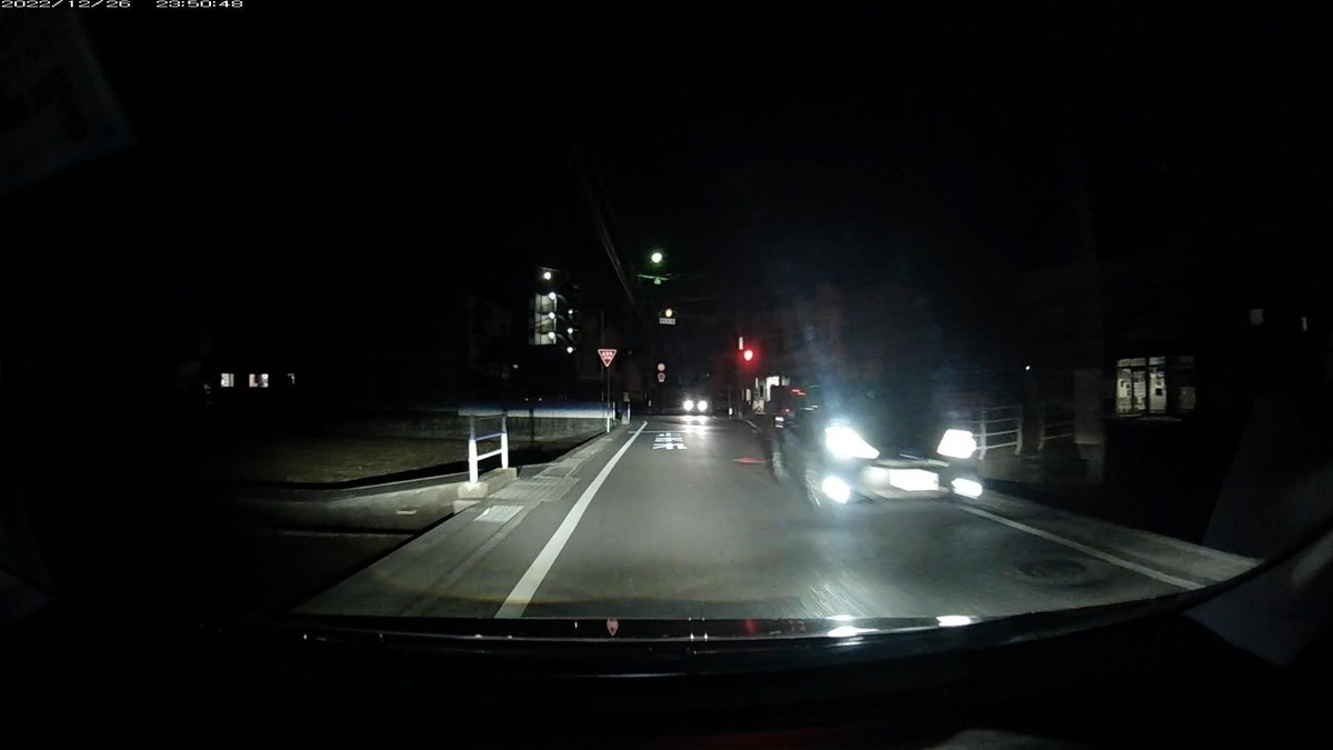 【令和4年12月26日㈪深夜遭遇車リスト】 12月26日㈪ 鉄道跡地経由ルート2800m、遭遇7台。 ①黒 アルファード 岡山333 つ ・918 400m(3桁【九の倍数】) ②白 アクア 滋賀501 ふ 6790 500m ③青 軽自動車 〇〇〇〇〇 〇 6495 1200m(青塗色) ④黒 アクア 倉敷508 ゆ ・・・7 1900m(1桁ナンバー) ⑤青 軽自動車 大宮583 〇 3956 2100m(青塗色) ⑥不明 タウンエース 岡山400 〇 ・345 2300m(3桁&等差数列) ⑦白 軽自動車 岡山580 〇 1710 2450m(【九】の倍数) ※毎晩【九】の倍数が2台ずつ登場するお約束。