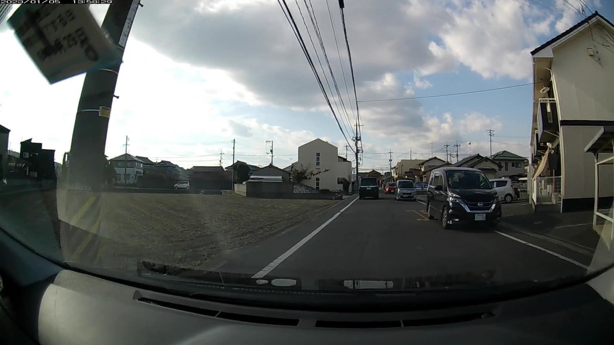 ☆★☆【令和５年１月４日㈬遭遇車リスト】  郵便局廻り国道ルート７３００ｍ。  〇番目　塗色　車種　ナンバー　　　　　自宅からの走行距離（容疑ないし特徴）  【出発地１０００ｍ圏内】遭遇総数８台　  ②青黒　ヴォクシー　　岡山５３５　ひ　・６２６　　　５０ｍ（３桁ナンバー）  ③黒　セレナ　　　　　岡山３９０　さ　・・２２　　　６０ｍ（２桁ナンバー）  ➄赤　フィアット　　　岡山５０２　ぬ　・６８７　　　７０ｍ（３桁ナンバー＆赤）     【目的地１２００ｍ圏内】遭遇総数４台  ※特に訝しい遭遇車無し。