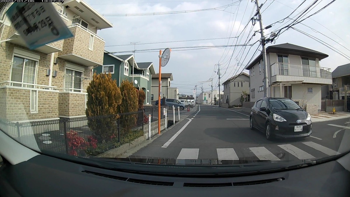 ※自宅及び仕事場周辺400m圏内で遭遇する車のすべてが、嫌がらせ容疑要件(後述)を満足するお約束。