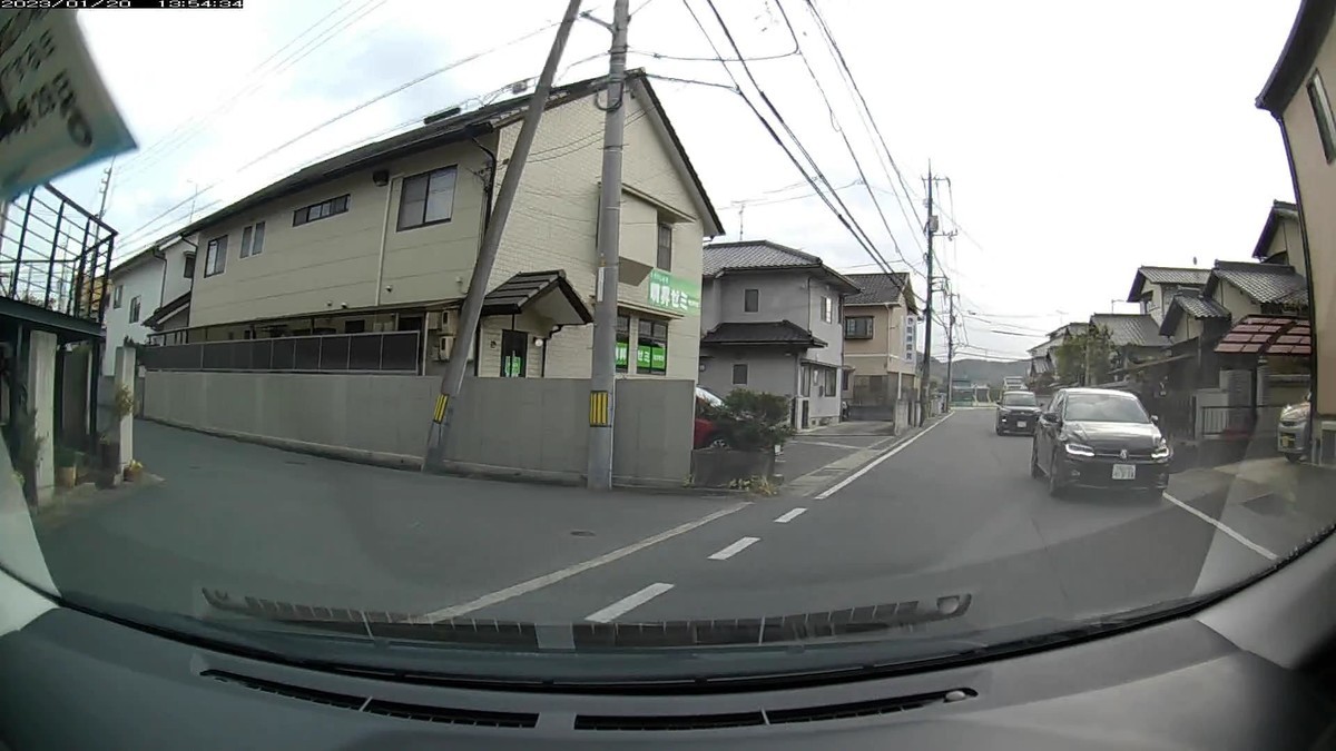 ☆★☆【令和5年1月20日㈮遭遇車リスト】 国道経由仕事場町内縦貫ルート3700m 【出発地1000m圏内】遭遇総数4台 ①桃 タント 岡山581 う 6561 80m(【九】) ②黒 ゴルフ? 岡山339 の ・316 100m(3桁&創価ナンバー) ③黒 ダイス 岡山538 の ・316 110m(3桁&創価ナンバー) 【目的地1000m圏内】遭遇総数3台 ※特に容疑車無し ※①は、令和4年12月中旬からお約束となった9の倍数ナンバー。 ※②、③の現れた地点には、別個体の・316が2日連続で現れたこともある。 ※3月16日はヤクザが宗教をシノギにした成れの果て、某カルトの記念日とのこと。 ※自己紹介か? ※そもそも、この僕の下に、同一ナンバーの2連続が現れること自体が不自然。
