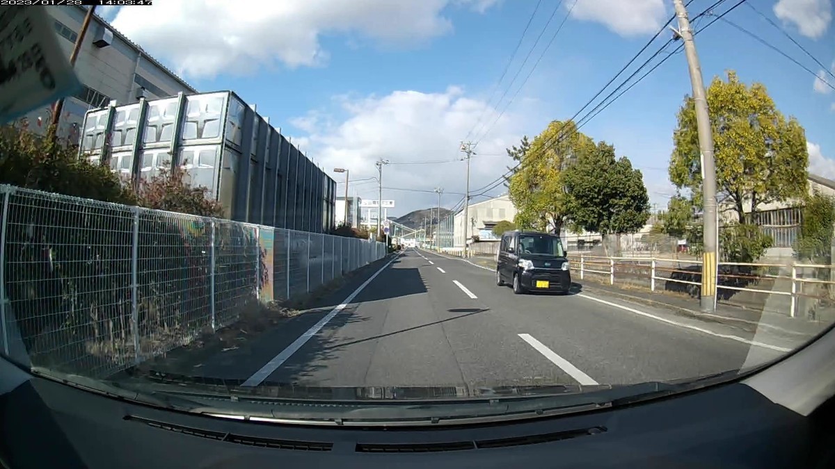 ☆★☆【令和5年1月28日㈯遭遇車リスト】 国道経由仕事場町内縦貫ルート3700m 【出発地1000m圏内】遭遇総数0台 ⓵黒 三菱eK 岡山581 す 4443 80m(4桁中3桁同字ナンバー) ⓶青 アクティ 岡山483 い 6250 210m(青塗色) 【目的地1000m圏内】遭遇総数5台 ➏白 ワゴンR 岡山580 な 7977 2700m(4桁中3桁同字ナンバー) ➌赤 マツダ2 岡山532 と 1525 2800m(赤塗色) ➋黒 スペーシア 岡山584 う ・209 2900m(3桁ナンバー) ➊黒 ミニ 岡山502 ね 8298 3000m(【九】)