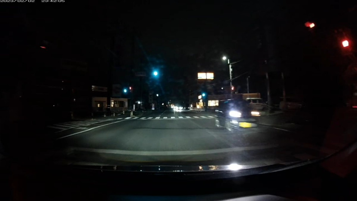 【令和５年２月２日㈭深夜遭遇車リスト】  国道経由経由ルート３５００ｍ　①②は国道外で遭遇。  ①黒　車種不明　　　　〇〇〇〇〇　〇　１３０７　　１３０ｍ  ②青　軽自動車　　　　〇〇〇〇〇　〇　１５０９　　１４０ｍ（青塗色）  〇黒　軽自動車　　　　広島５８０　の　２７１４　１４００ｍ（片目ヘッドライト）