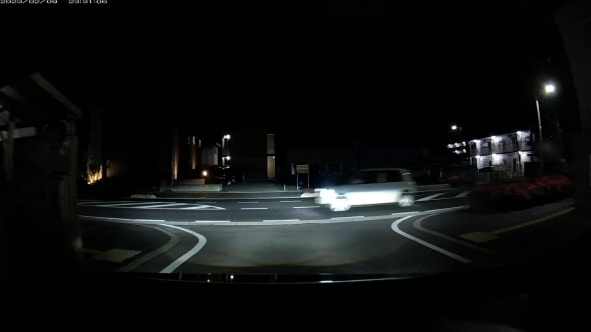 【令和5年2月9日㈭深夜遭遇車リスト】 迷走からの国道経由経由ルート3900m 国道外遭遇車4台 ①白 ラパン 岡山581 は 6566 20m(4桁中3桁同字&㊈) ②黒?軽自動車 岡山592 ほ ・333 300m(3桁全同字&片目&【九】) ③黒 SUV 岡山381?〇 9188 300m(㊈) 〇白 トヨタセダン 岡山366 ね 7000 2000m(4桁中3桁同字) ※①の前後に走行車全く無し。遭遇タイミングを合わせる手法を持っている証左。 ※遭遇後の①は信号無視・車線無視で逃げた。 ※②・③は、夜は、年に数回ほどしか通行しない、仕事場集落内の外れに登場。 ※僕が採りうるあらゆるルート上に、嫌がらせ容疑要件満足車が手配されている模様。 ※〇は、国道上で唯一、ナンバープレートを読み取る気になる遭遇の仕方をした車。