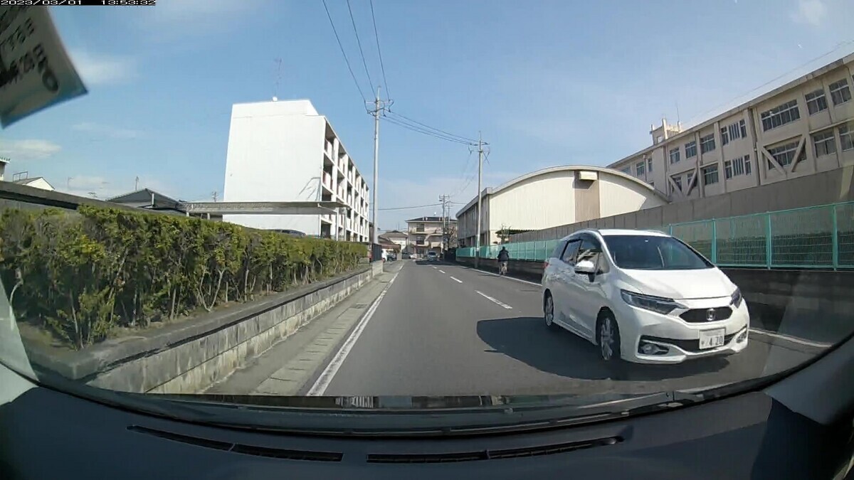 ☆★☆【令和５年３月１日㈬遭遇車リスト】  国道経由仕事場町内縦貫ルート３７００ｍ。  【出発地１０００ｍ圏内】遭遇総数６台  中途半端な状況も、とりあえず半数が容疑要件満足車。  ③１７２９㊈、④３５３７【九】、➅赤。  ③白　タント　　　　　岡山５８３　む　１７２９　　　７０ｍ（㊈）  ④黒　スペーシアカス　岡山５８３　て　３５３７　　　９０ｍ（【九】）  ➅赤　シビック　　　　岡山５３０　さ　５５３９　　２５０ｍ（赤塗色）     【目的地１０００ｍ圏内】遭遇総数８台  最後から３台目が「死にナンバー」も、状況は微妙。  ➑・・・７、➐２３４５、➍・５６８、➌・１３９、➋・４２０。  ➑白　アルファード　　岡山３６０　た　・・・７　２５００ｍ（１桁ナンバー）  ➐緑　ギガ　　　　　　岡山１３０　く　２３４５　２７００ｍ（等差数列＆㊈）  ➎白　プリウス　　　　岡山３３８　な　・５６８　３２００ｍ（３桁ナンバー）  ➍白　タンク　　　　　岡山５０２　つ　・１３９　３３００ｍ（３桁２連続）  ➌白　シャトル　　　　岡山５３２　ゆ　・４２０　３４００ｍ（３桁３連続＆死に）  　※終盤の３桁３連続など、不自然と言えば不自然。