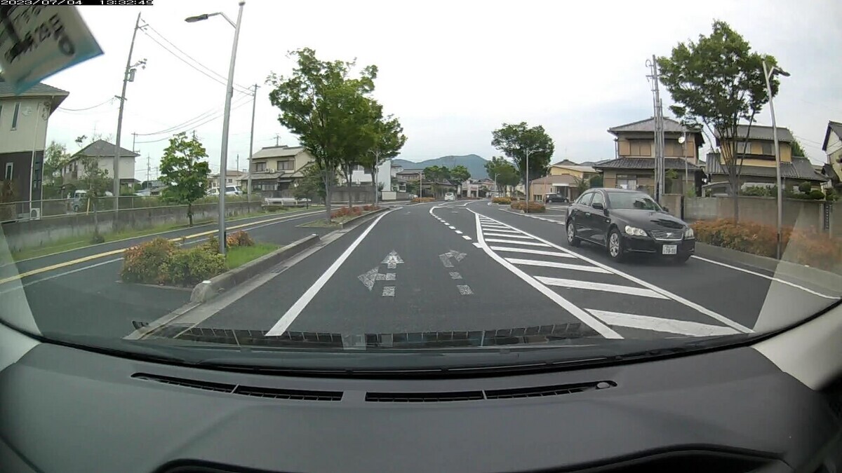 　４日㈫　国道経由ルート走行３５００ｍ。  　いつも通りの嫌がらせ容疑要件満足も、ある種、下火の日。  ①１１７７㊈、③・５３８、➌７０００。  ①黒　ウィッシュ　　　岡山５４３　も　１１７７　　　７０ｍ（㊈＆【Ｒ】）  ③白　ハイゼットトラ　岡山４８０　な　・５３８　　４００ｍ（３桁）  ➌黒　マークＸ　　　　岡山３４３　そ　７０００　３３００ｍ（【四三】）