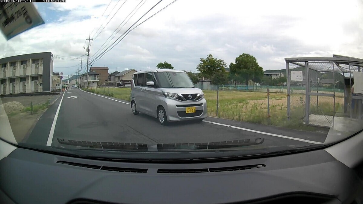 10日㈪ 国道経由ルート走行3500m。 下火の日も、最初から「死にナンバー」の現れるお約束。 ①5428【死】、②2574【九】。 ①青緑 コンフォート 岡山500 あ 5428 70m(青系&【死】) ②銀 デイズ 岡山581 ぬ 2574 200m(【九】)