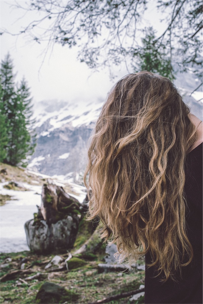 アロマの香りがふわっと広がる 髪と頭皮をケアするヘアミストのレシピ Aromen Der Natur
