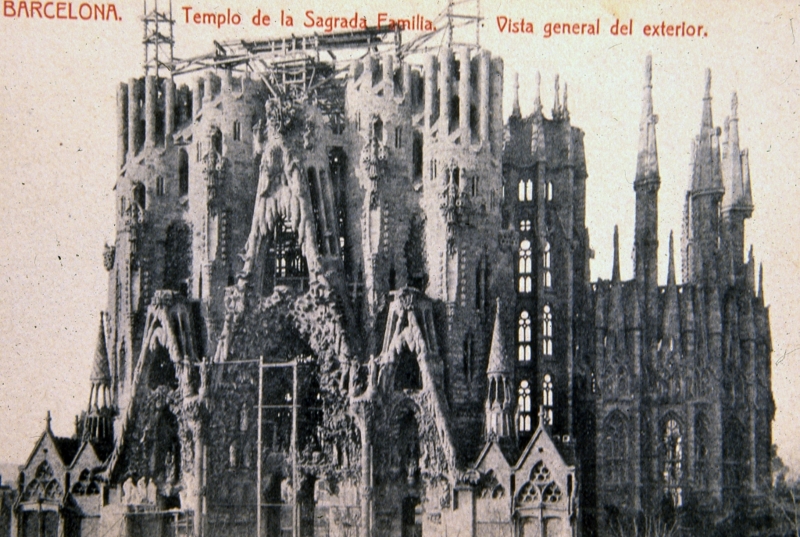 1891~1892年 サグラダ・ファミリア御誕生のファサード - Arquitectoの
