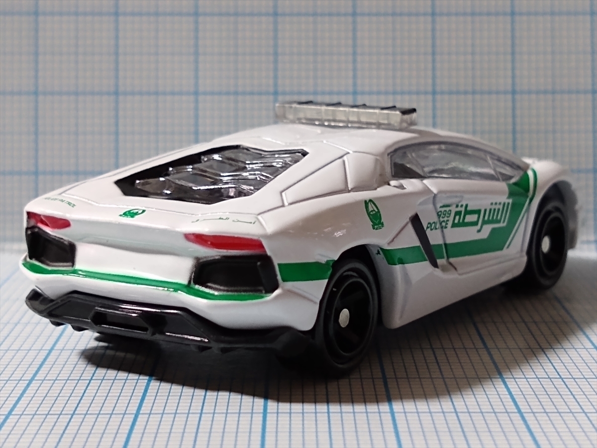 トミカ No.87 ランボルギーニ アベンタドール LP 700-4 ドバイ警察仕様の画像４