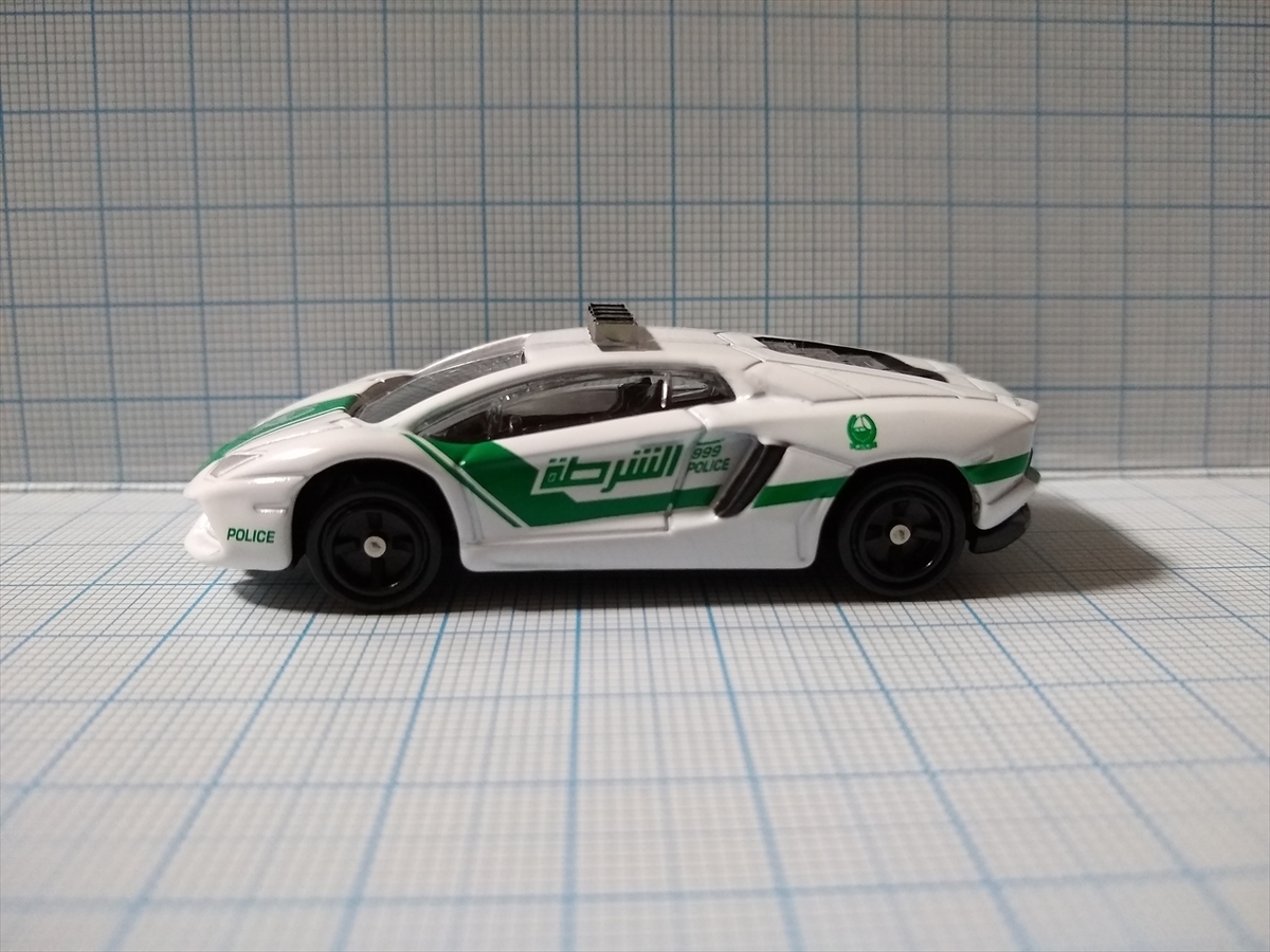 トミカ No.87 ランボルギーニ アベンタドール LP 700-4 ドバイ警察仕様の画像５
