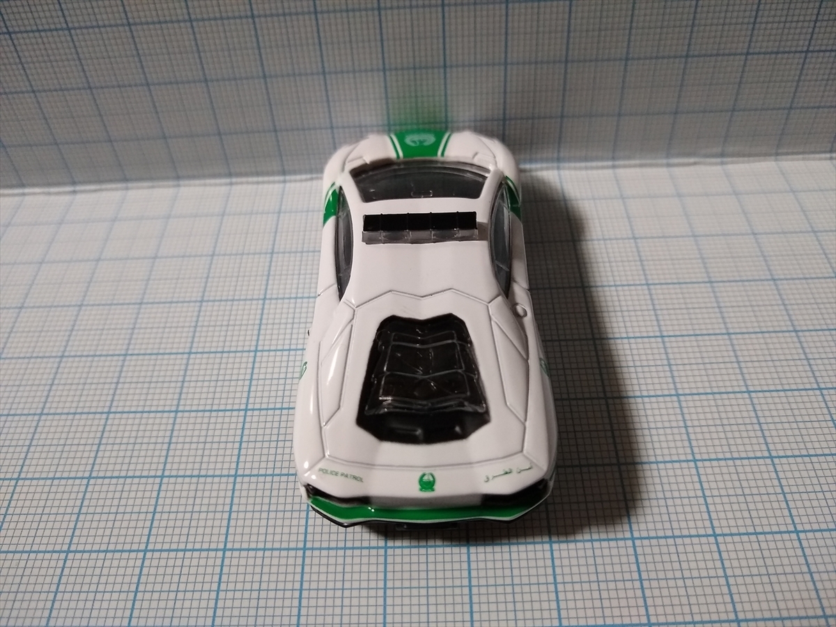 トミカ No.87 ランボルギーニ アベンタドール LP 700-4 ドバイ警察仕様の画像２