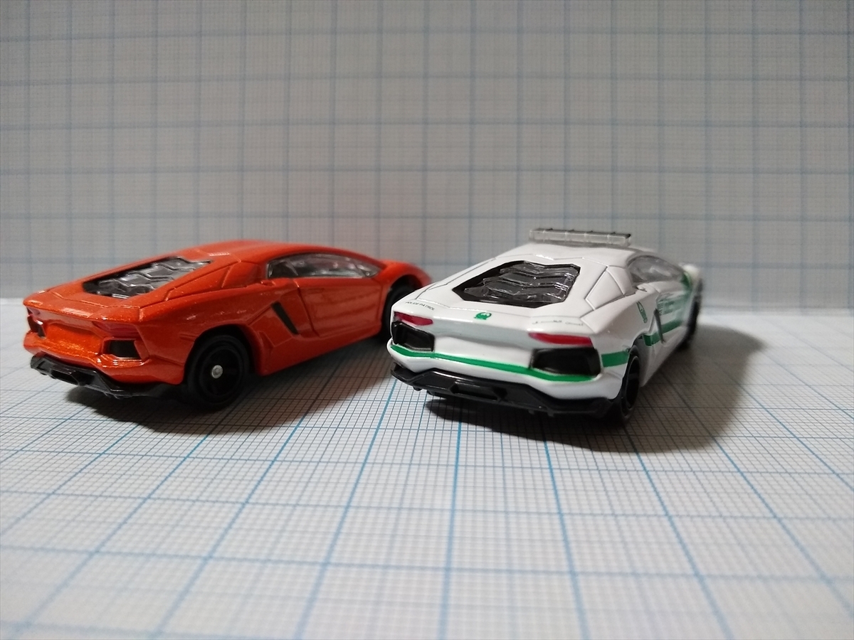 トミカ No.87 ランボルギーニ アベンタドール LP 700-4 ドバイ警察仕様の画像２
