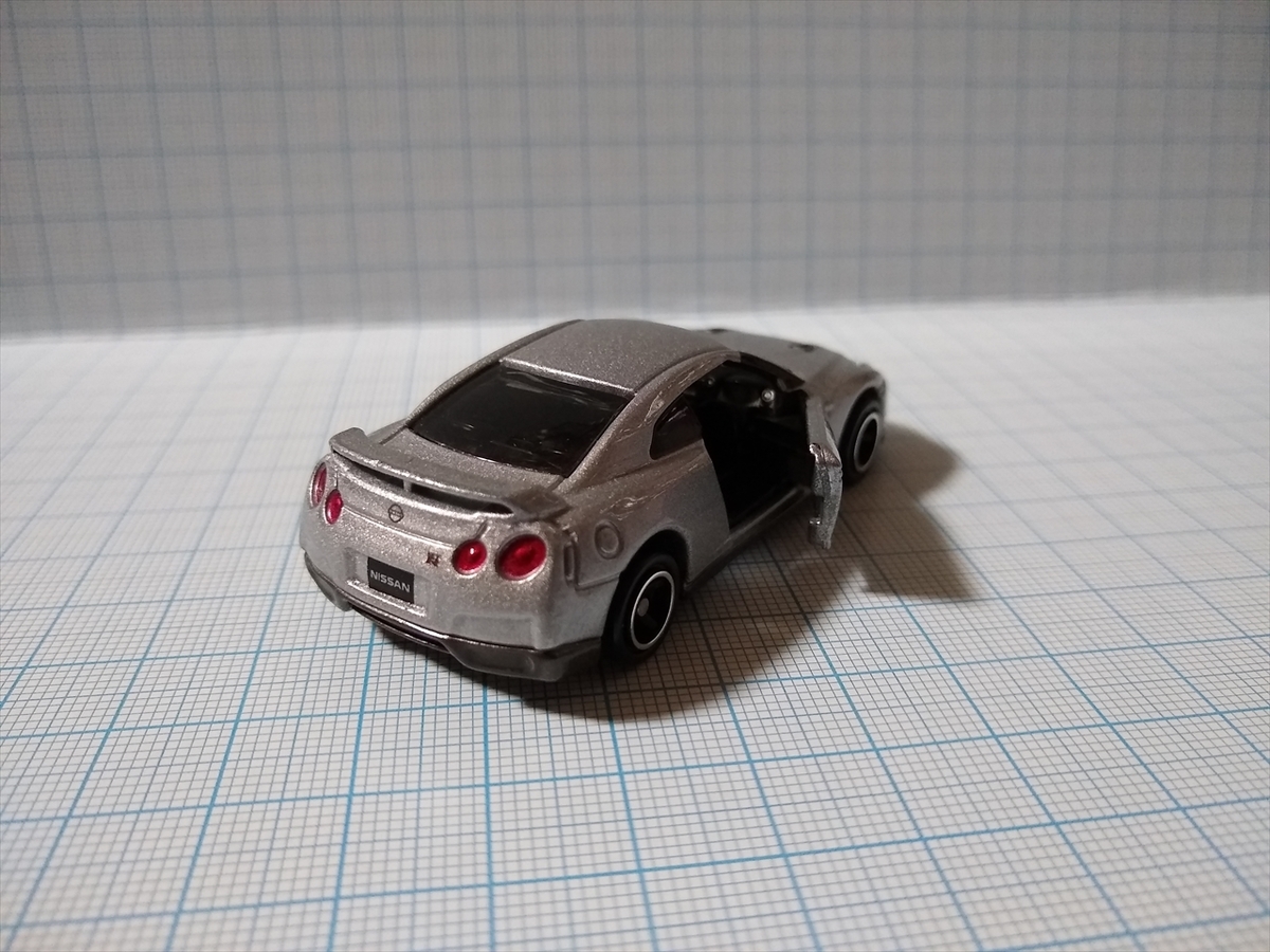 トミカ No.94 日産 GT-Rの画像２
