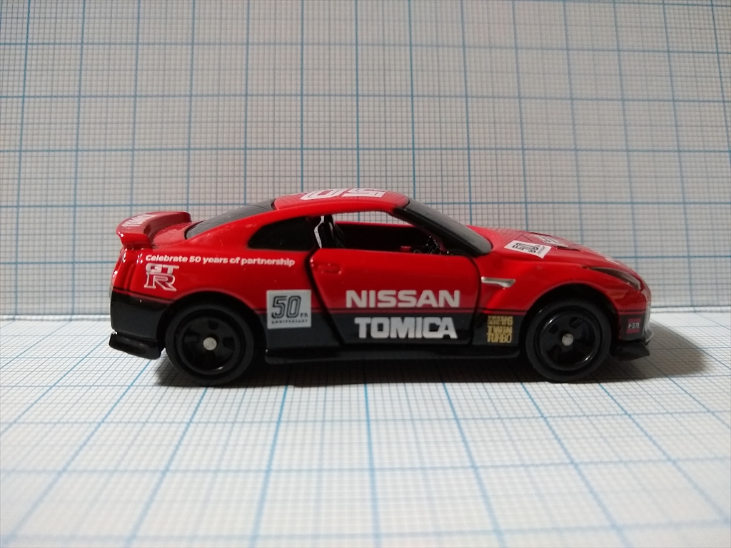 日産 GT-R トミカ50周年記念仕様 designed by NISSANの画像３