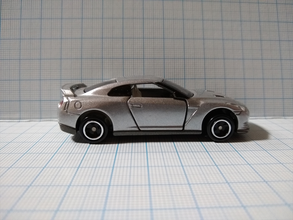 トミカ 日産 GT-R(シルバー) 日産工場見学記念の画像３