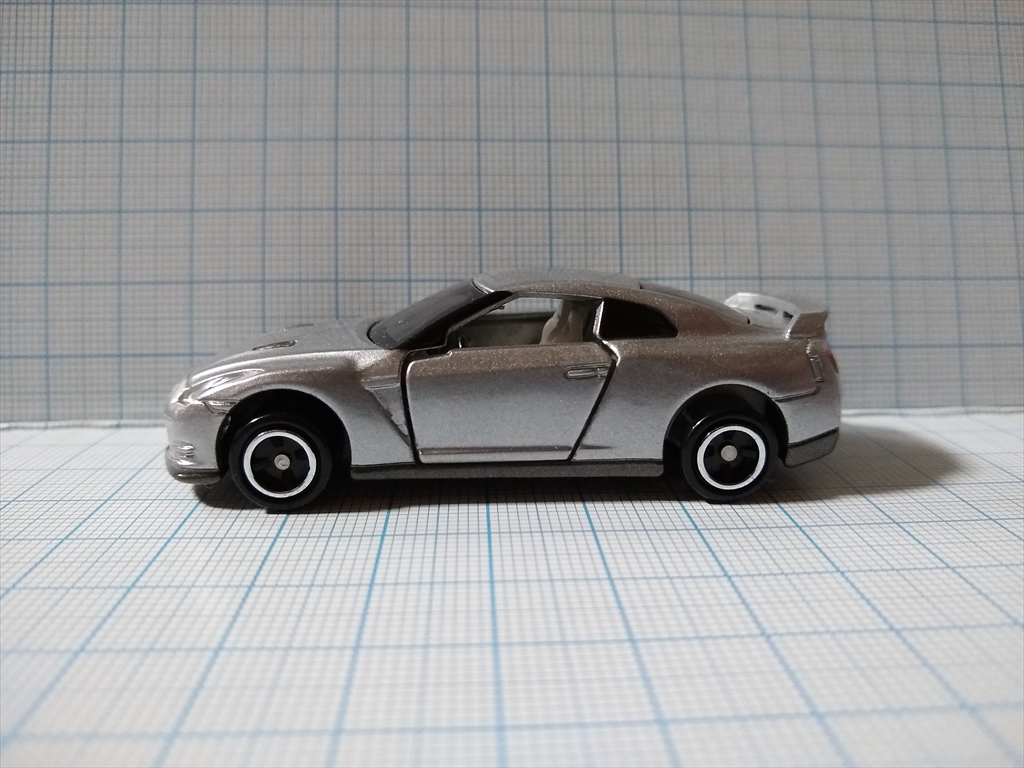 トミカ 日産 GT-R(シルバー) 日産工場見学記念の画像５
