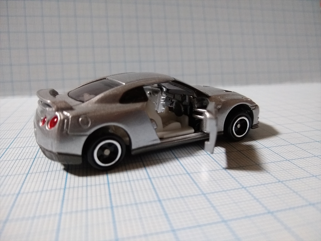 トミカ 日産 GT-R(シルバー) 日産工場見学記念の画像２