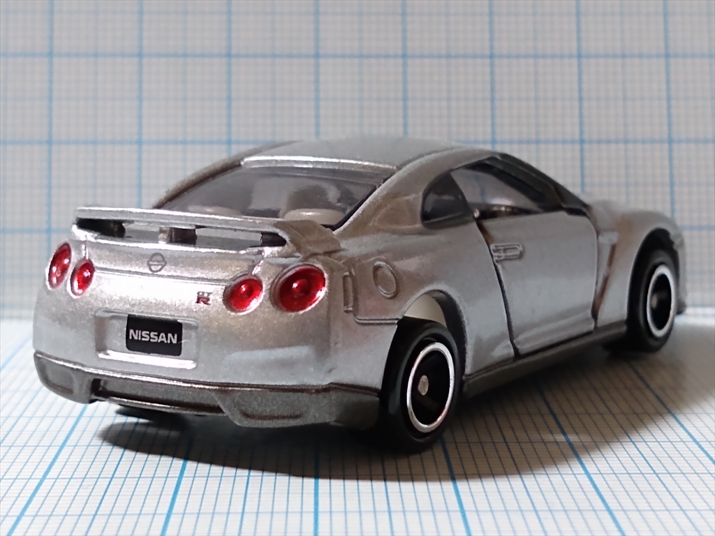 トミカ 日産 GT-R(シルバー) 日産工場見学記念の画像４