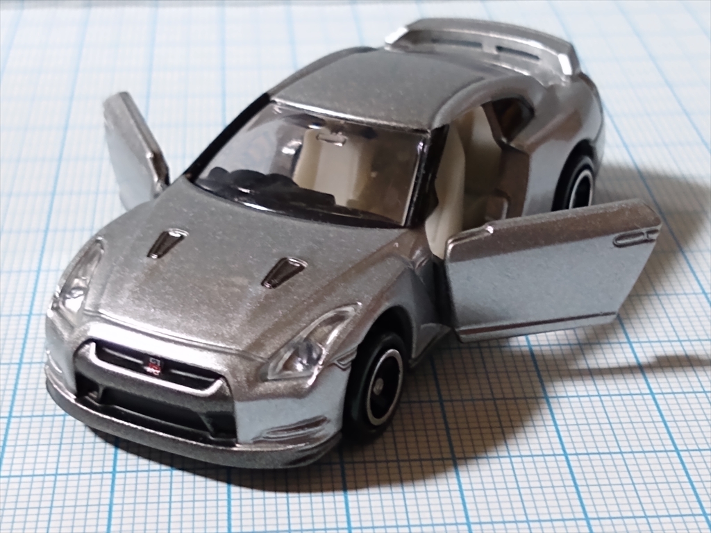 トミカ 日産 GT-R(シルバー) 日産工場見学記念の画像７
