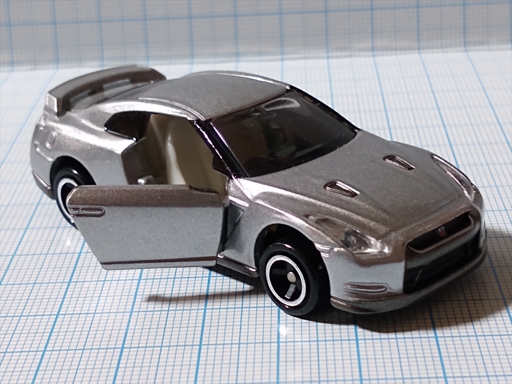 トミカ 日産 GT-R(シルバー) 日産工場見学記念の画像５